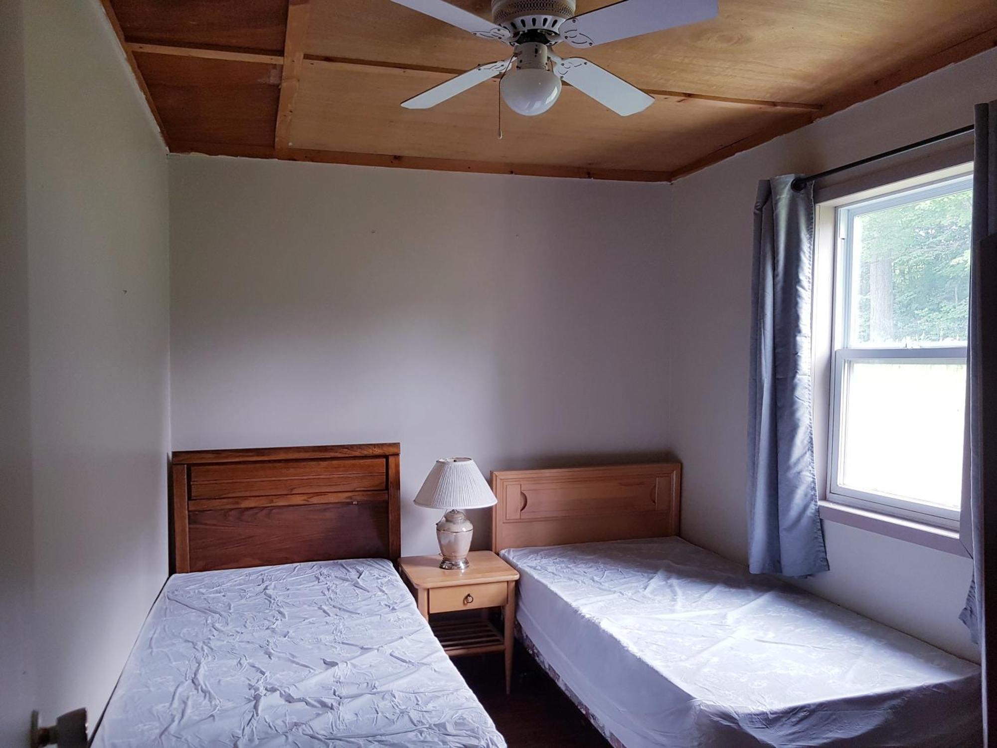 Marble Lake Lodge Cloyne Bilik gambar